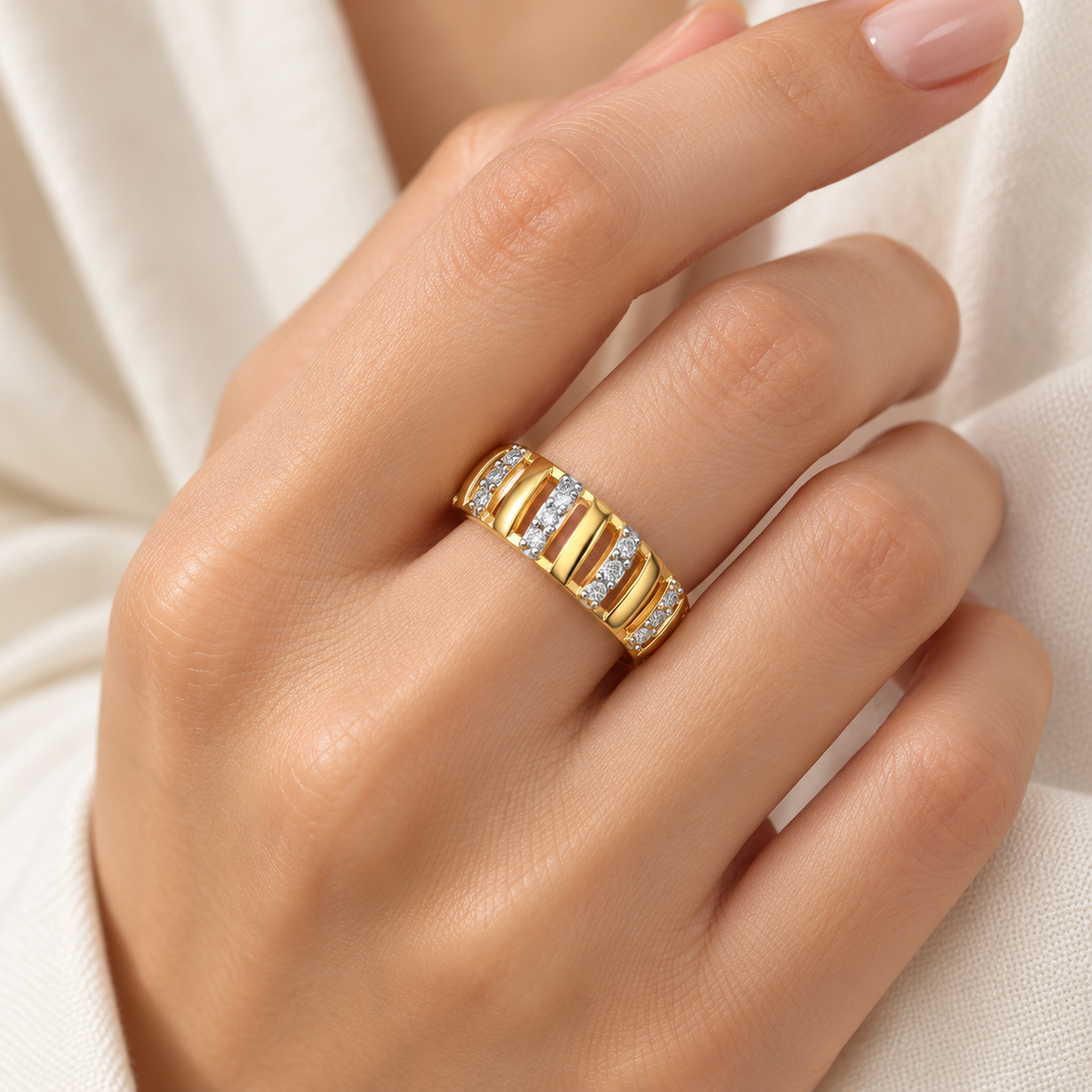 Decibel Shine Silver Band Ring