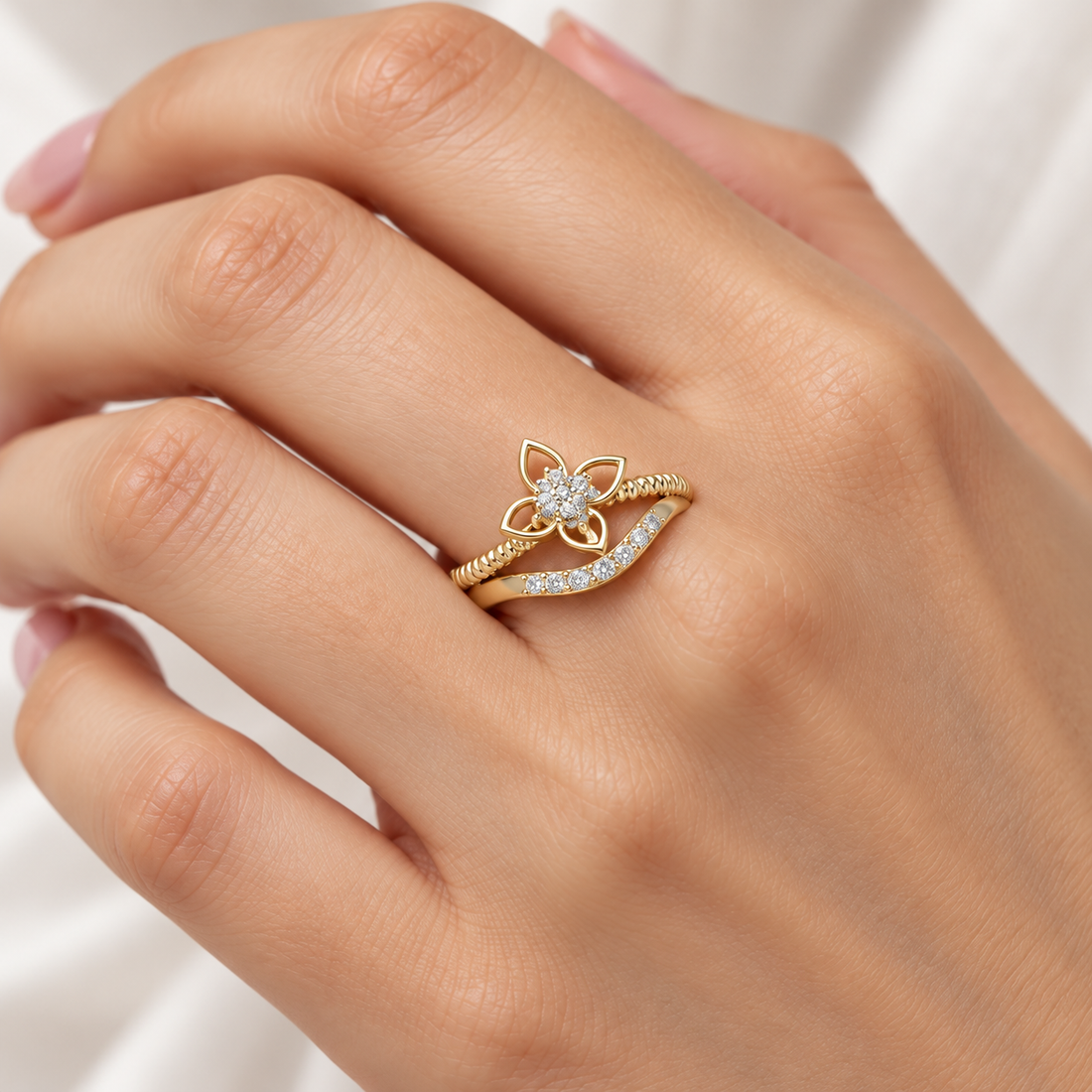 Cue Flower Silver Ring