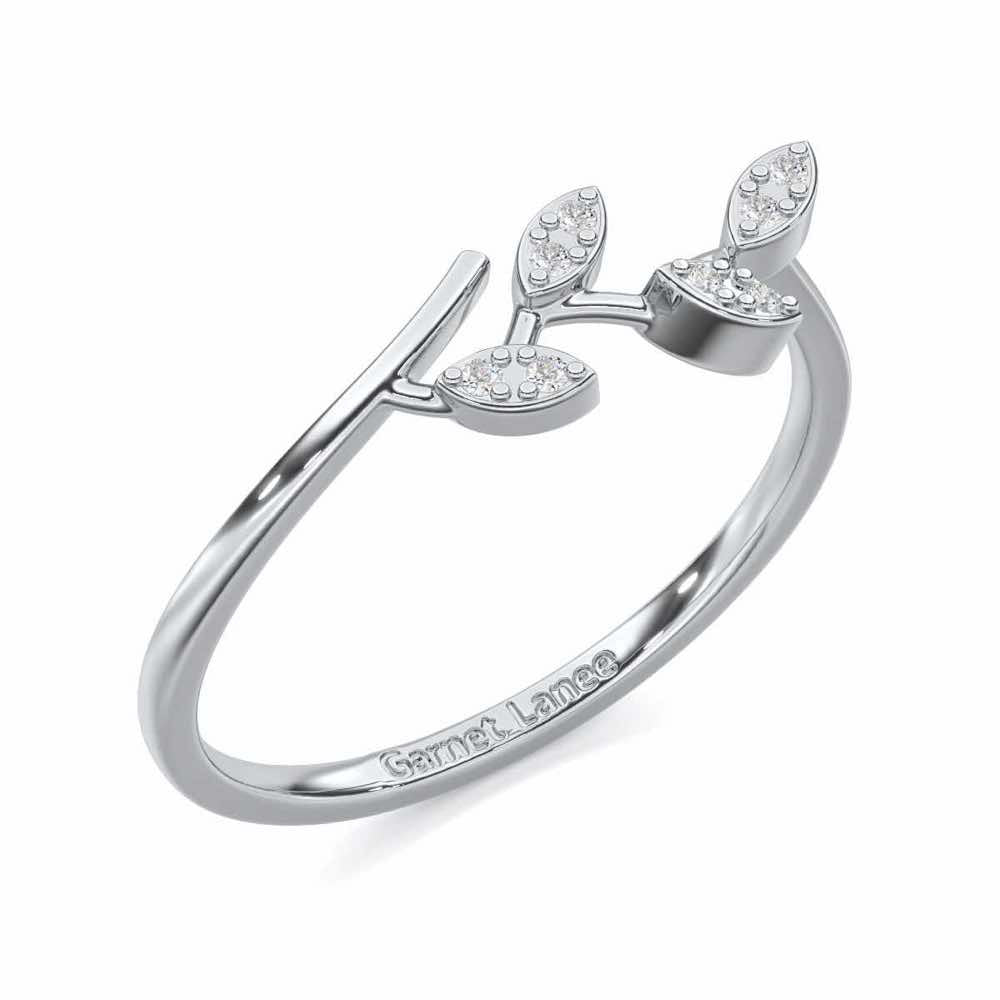 Regal Radiance Silver Ring - White Gold - Image 1