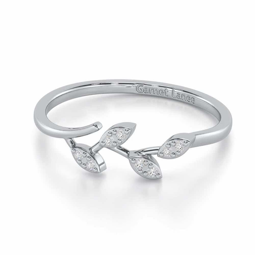 Regal Radiance Silver Ring - White Gold - Image 2
