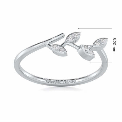 Regal Radiance Silver Ring - White Gold - Image 5