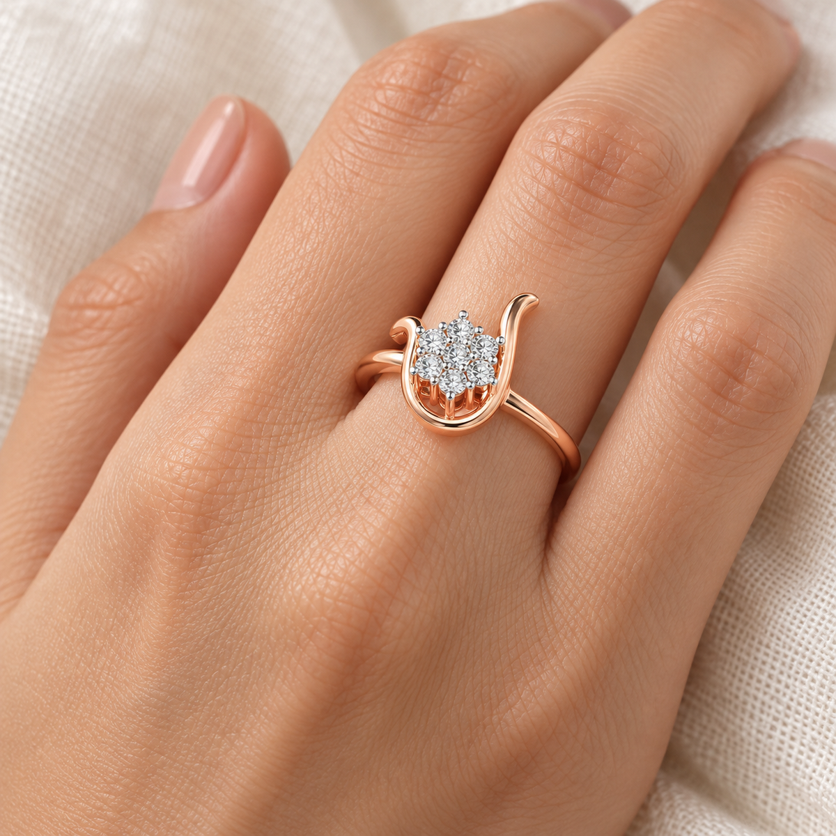 Blooming U Silver Ring - Rose Gold - Model