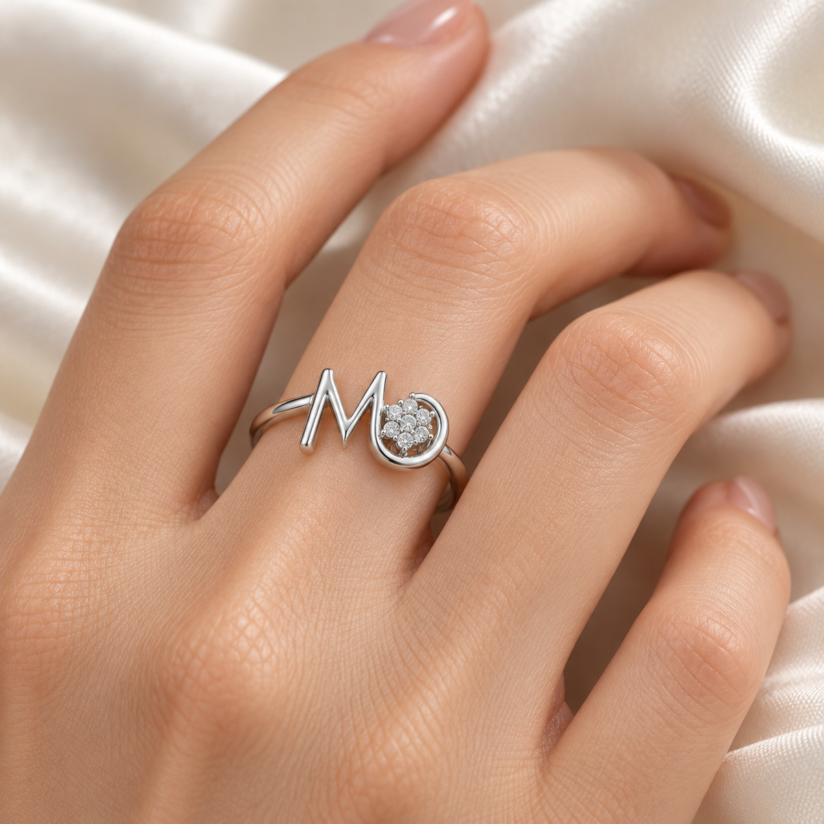 Blossom M Silver Ring - White Gold - Model