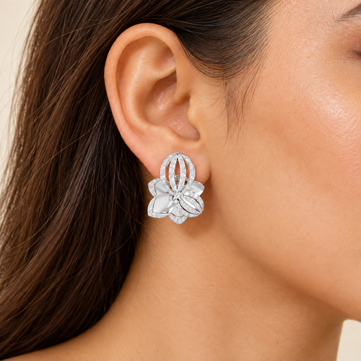 Bubble Bloom Silver Earrings - White Gold - Model