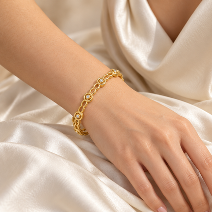 Circlice Silver Bangles - Yellow Gold - Square Model Photo