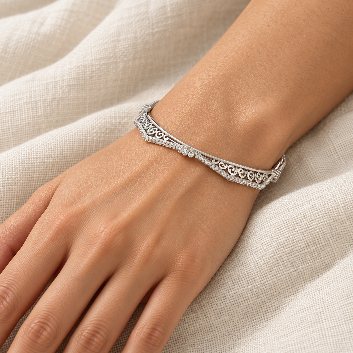 Constellation Silver Bangles - White Gold - Model