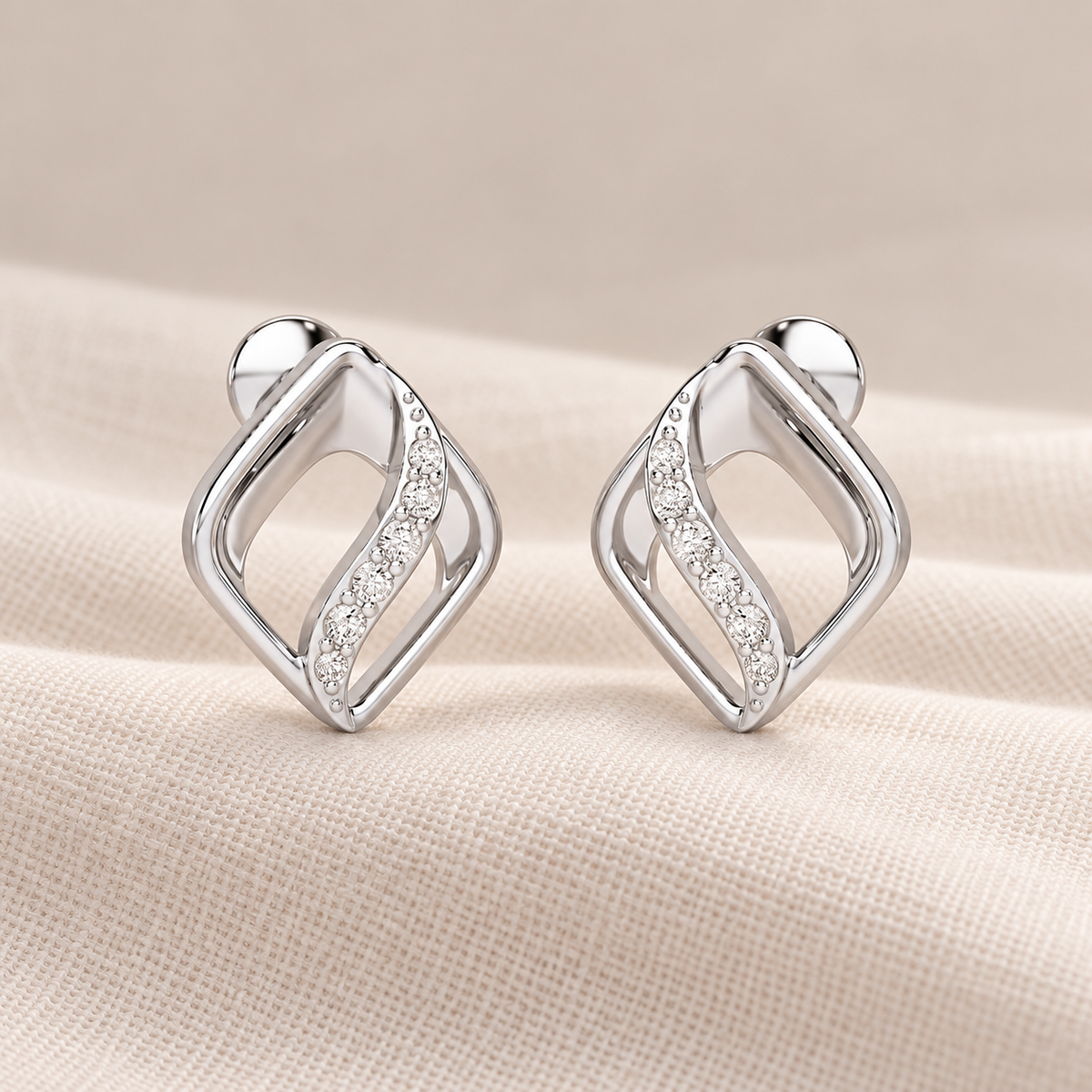 Crescent Spark Silver Earrings - White Gold - Aesthetic