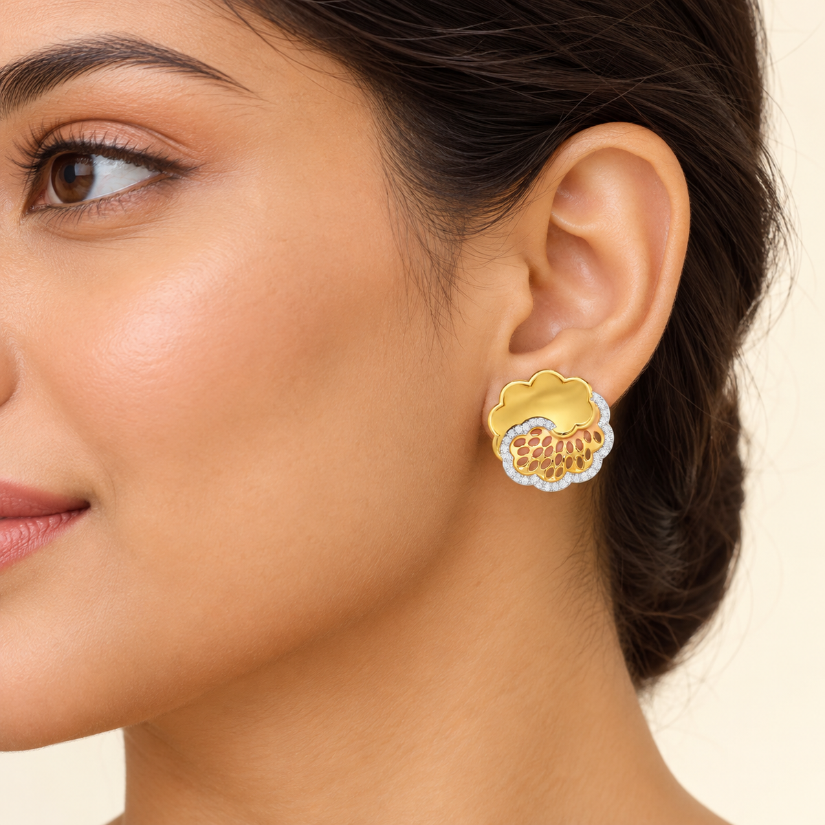 effulgent grace silver earrings - Yellow Gold - Model
