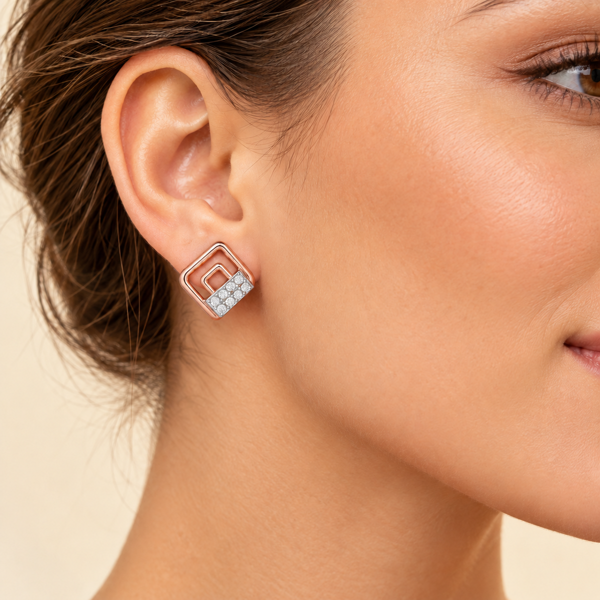 Eleganza Silver Earrings - Rose Gold - Model