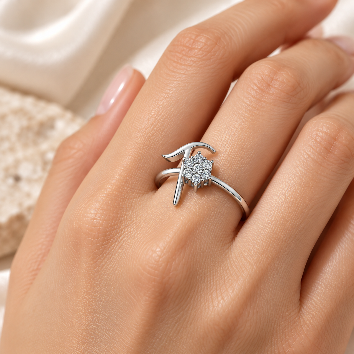 Flora T Silver Ring - White Gold - Model