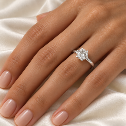Sublime Lullaby Solitaire Ring - White Gold - Model
