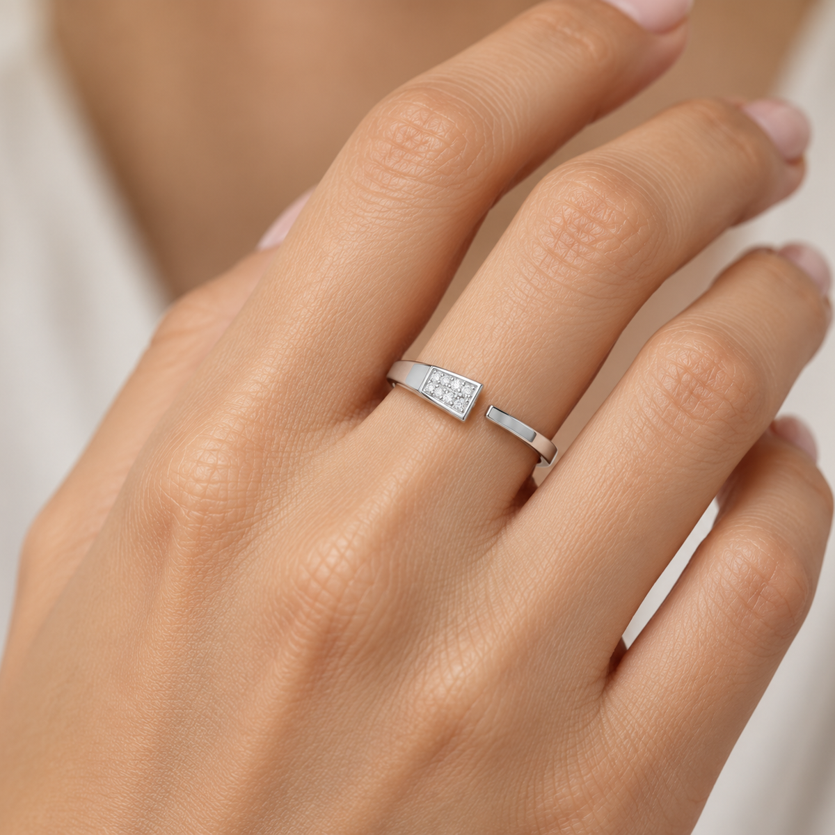 Airy Elegance Silver Ring square model image