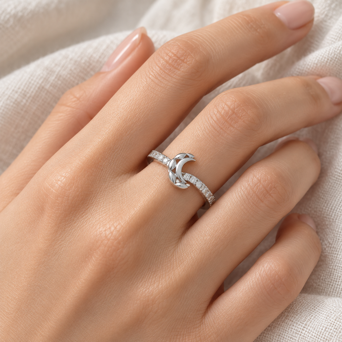 Moon C Silver Ring - White Gold - Model
