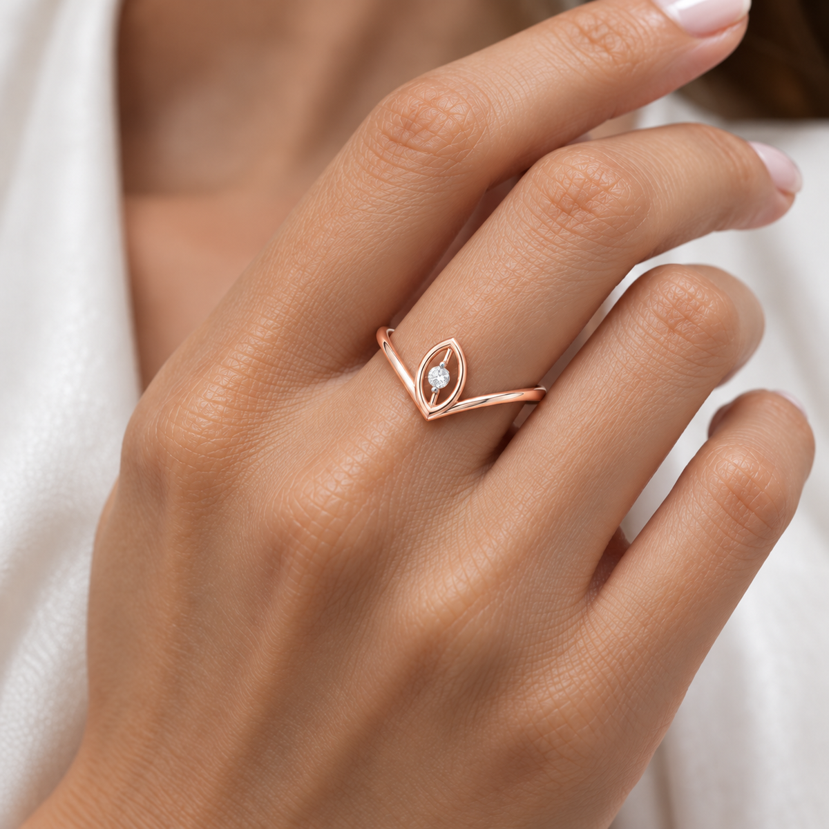 Vertical Eye Silver Ring - Rose Gold - Model