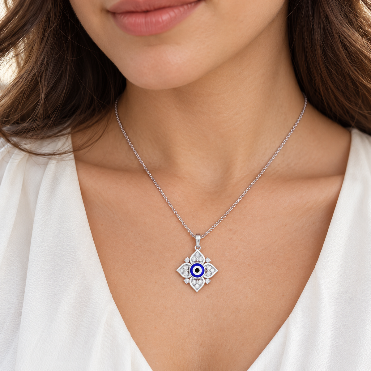 Watchful Charm Silver Pendant - White Gold - Model